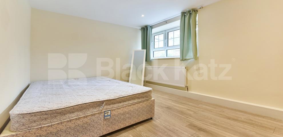 			NEW INSTRUCTION, 3 Bedroom, 1 bath, 1 reception Apartment			 County Street, Borough/Elephant and Castle